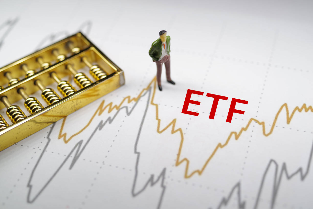 【ETF观察】4月26日股票ETF净流入454.2亿元