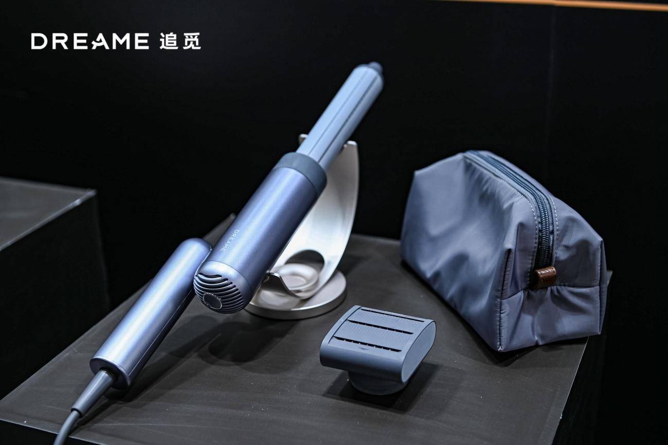 诺德基金：不只是手机，三折叠开启智能设备新纪元！