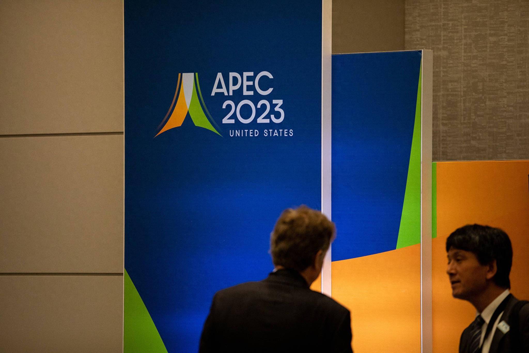何立峰出席第六届跨国公司领导人青岛峰会开幕式指出 中国是跨国公司理想安全有为的投资目的地